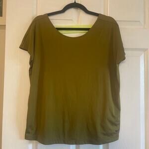 Nike Pro women's training t-shirt in an olive green color with open back size M